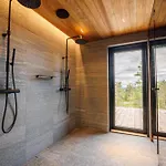 Huvilat Luxury Utsun Otso Inc Hot Tub