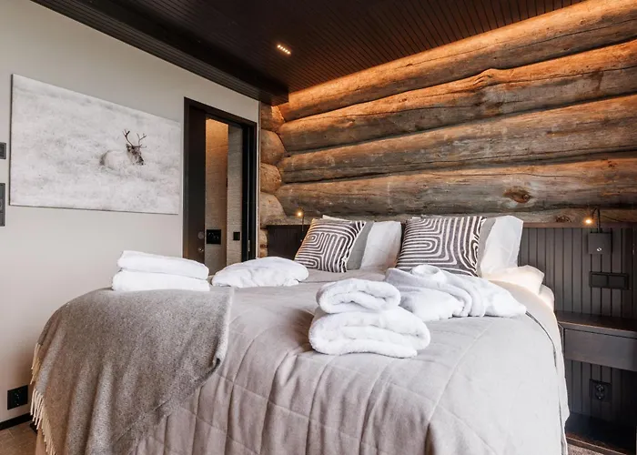 Luxury Utsun Otso Inc Hot Tub * Levi