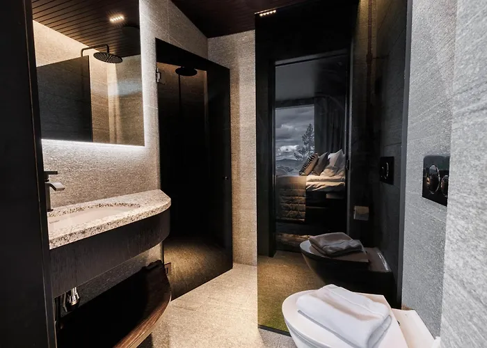 Luxury Utsun Otso Inc Hot Tub Levi